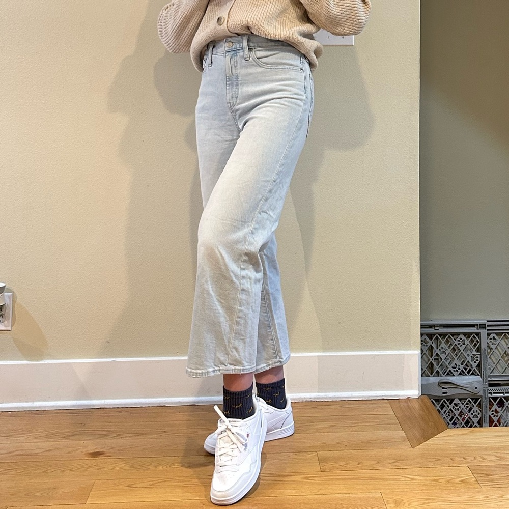 J. Crew Light wash cropped Jeans Size 27